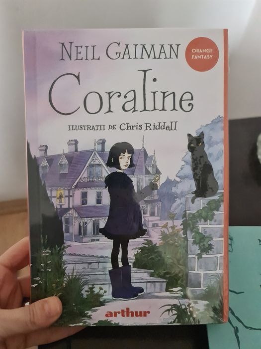 Carte copii Coraline