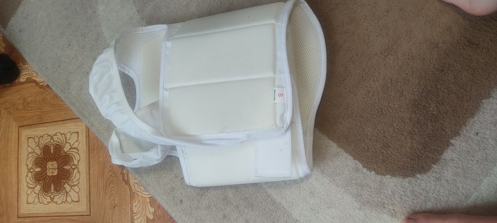 Продам нагрудник для карате и бокса