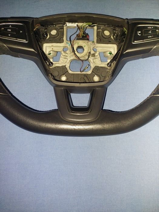 Volan ST focus mk3, Kuga mk2/C-max mk2..ca NOU.pe olx UNICAT!!!