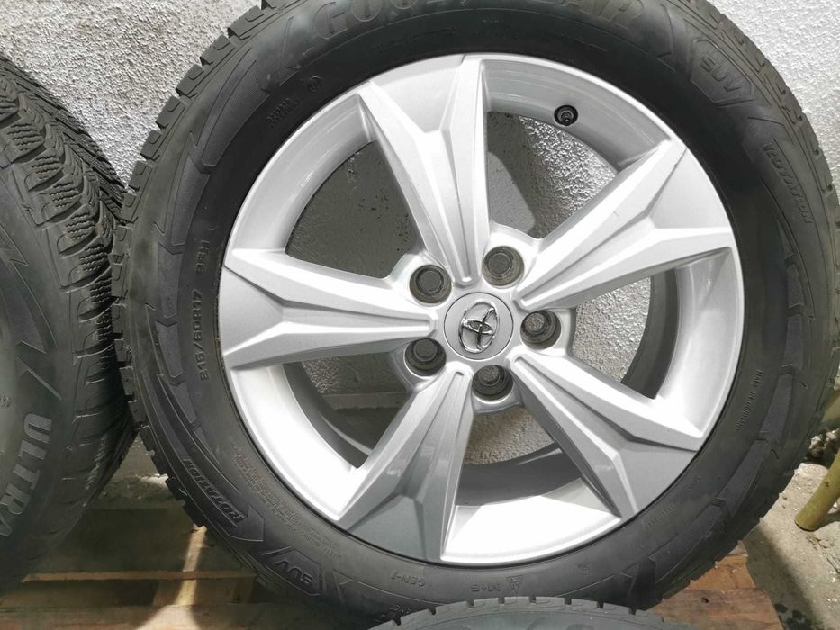 Jante Originale Toyota CHR . R 17 cu anvelope de iarna
