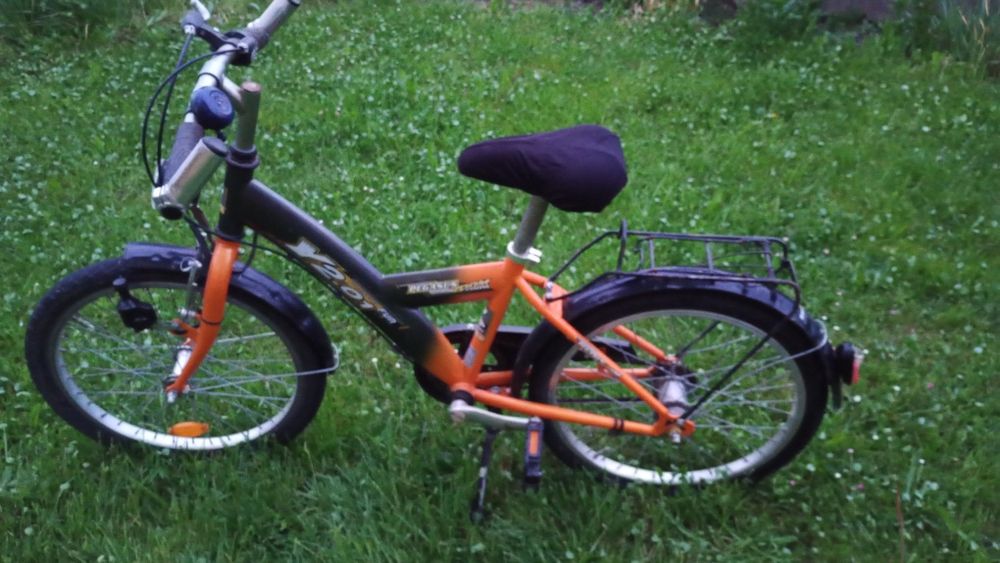 Bicicletă copii Germania, cu accesorii: iluminat, dinam, cadou