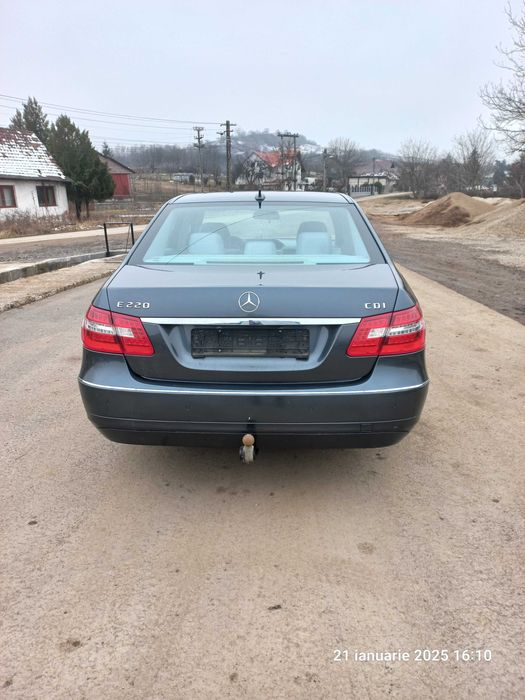Vand Mercedes-benz E 220