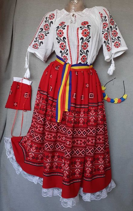 Costum popular pentru adulti marimile L,XL si 2 XL