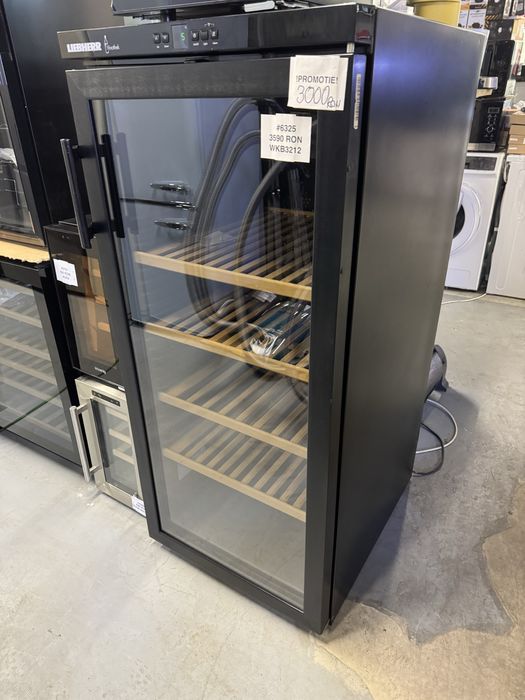 Vitrina de vinuri Liebherr WKB3212