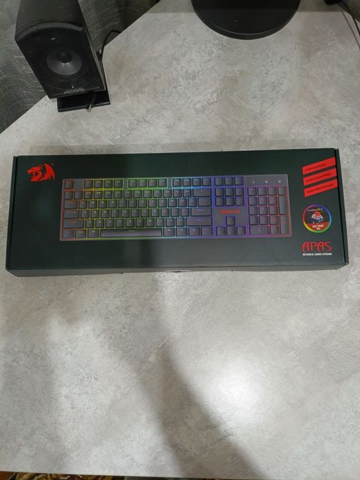 Продам RGB клавиатуру Redragon Apas