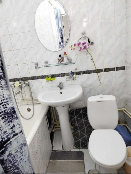 Продаётся на М.Горького 2ком