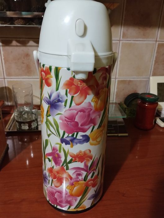 Termos cu pompă mare