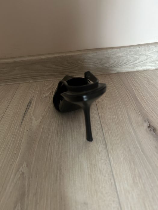 Обувки с ток Zara