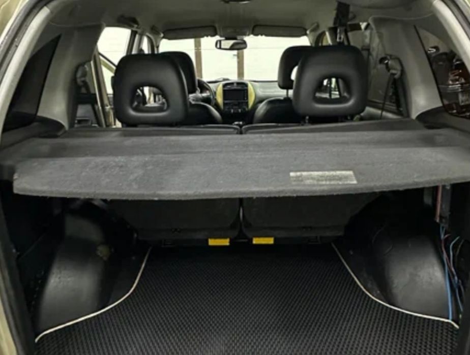 Полка задняя на RAV4
