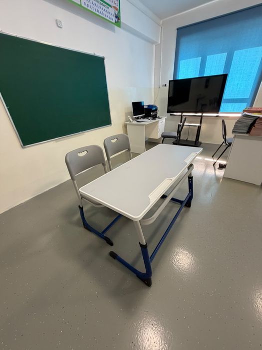 Продам парты комлект