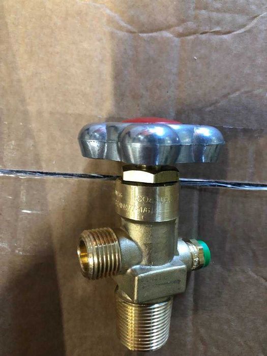 Кран за бутилка СО2