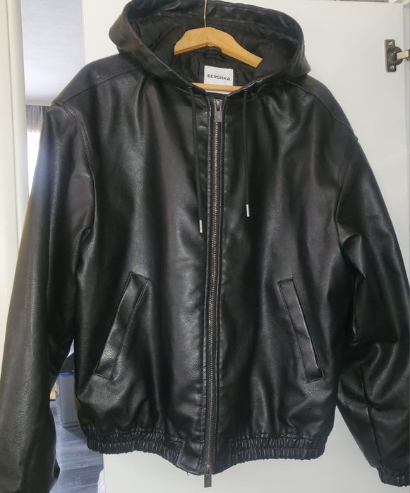 Дамско кожено яке Bershka - модерно, като ново