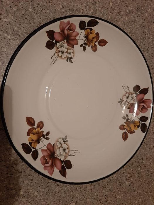 Продам эмалированное блюдо