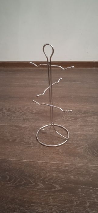 Подставка для тарелок, чашек.