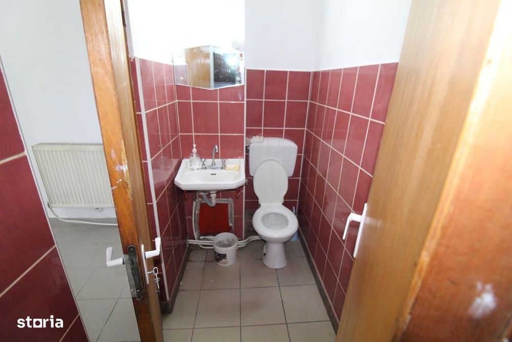 Vând apartament 4 camere în Hunedoara, Micro5/1-Poștă, parter înalt...