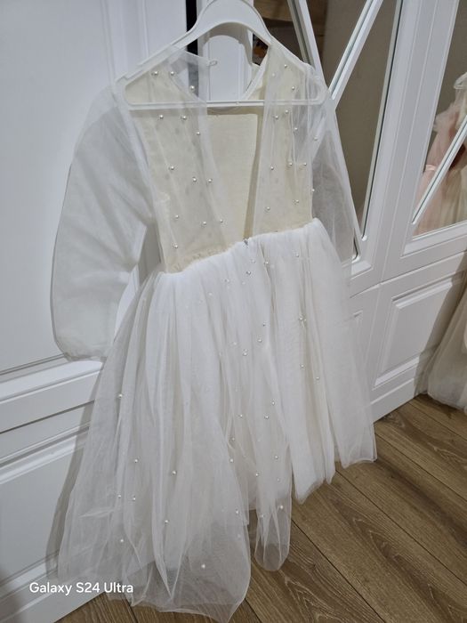 Продам нарядные платья