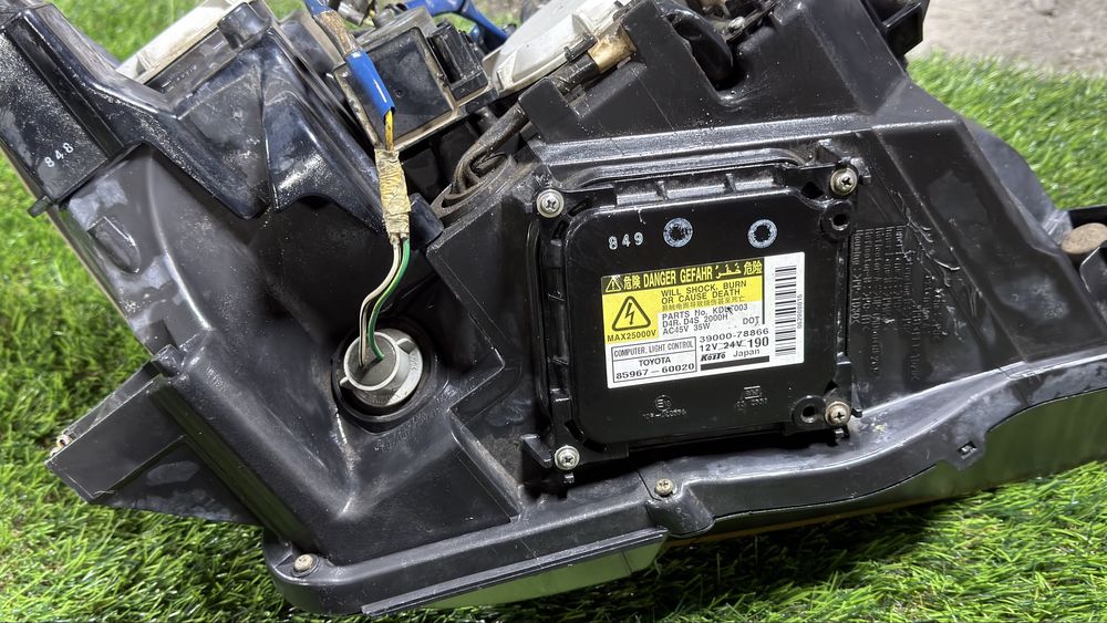 Фары на Lexus 570