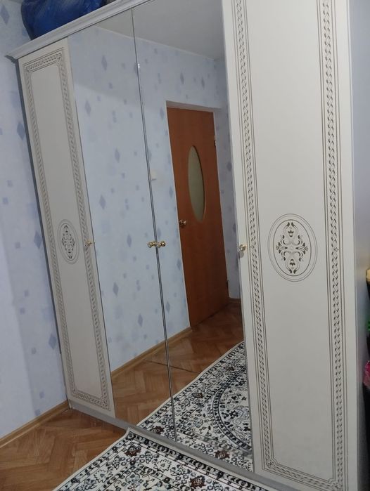 Продается спальный гарнитур в отличном состояний