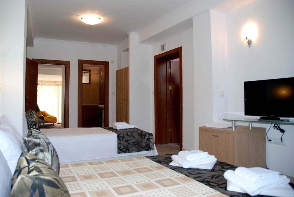 Продава се Хотел в Хисаря - 1000 кв.м за 485 €/кв.м - Снимка #19
