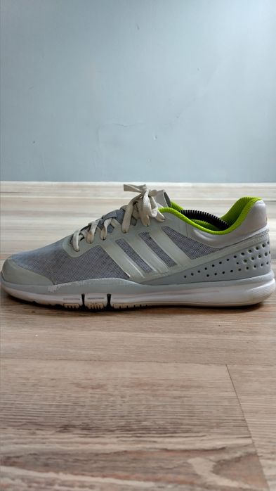 Маратонки adidas