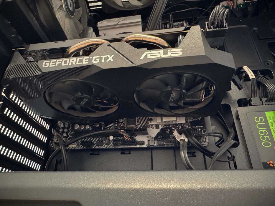 Бартер! Настолен Компютър! 6 Ядрен Intel® Core™ i5-10400F / 16GB Ram / 1TB SSD / GTX 1660 Super