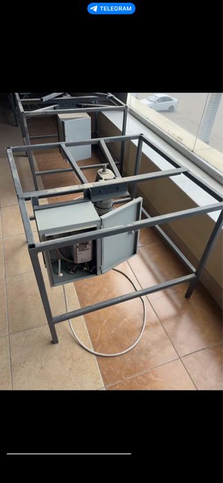 Vitrina aylanma stoli sotiladi.