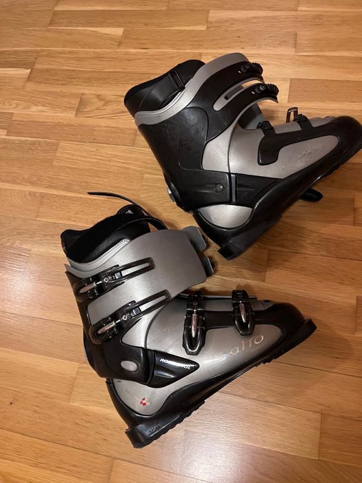 Echipament de iarna (helanca, geaca si pantaloni) si skiuri