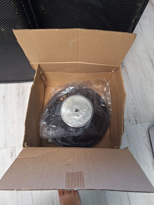 Vând boxe cu statie