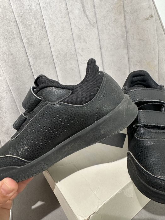 Оригинальные кроссовки Adidas, размер 30