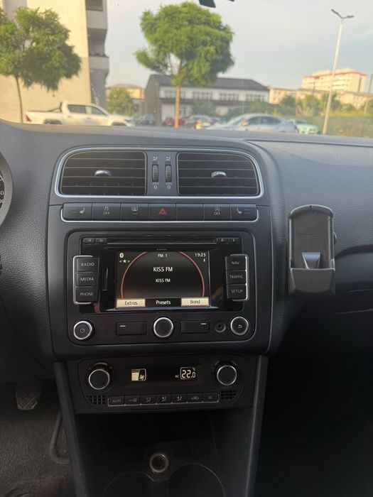 VOLKSWAGEN Polo 2012 — imagine 3
