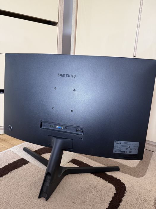 Monitor curbat Samsung 27inch 60hz