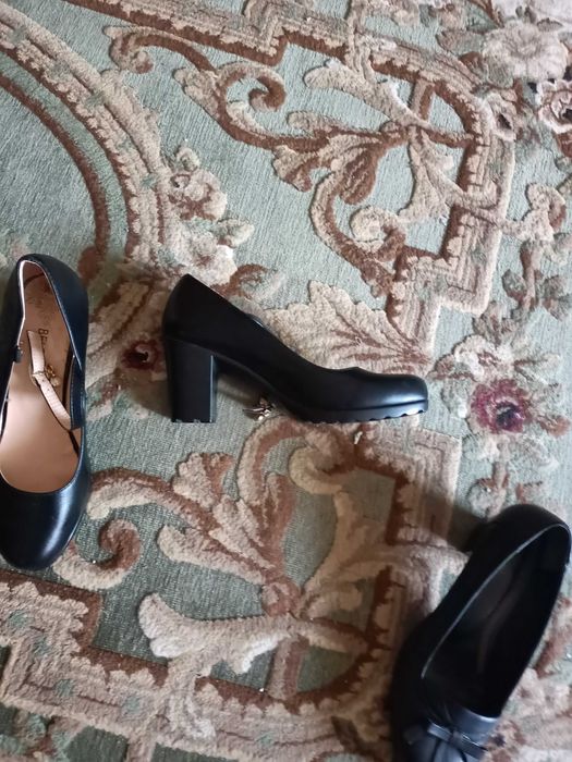 Продам женские туфли