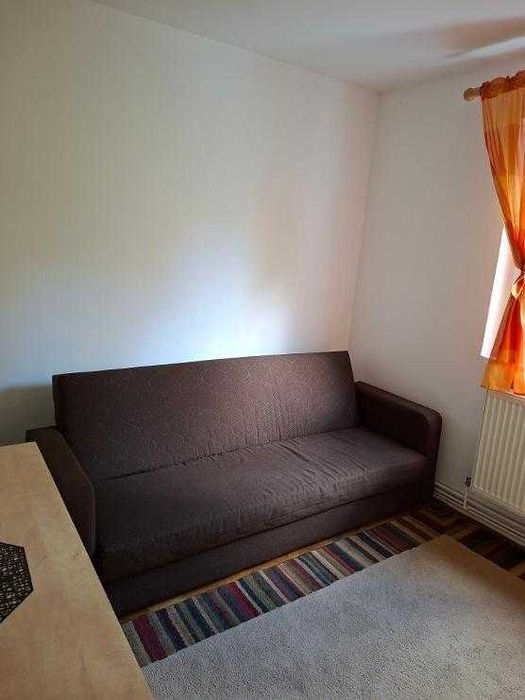 Inchiriez apartament 2 camere, semidecomandat, zona Florilor