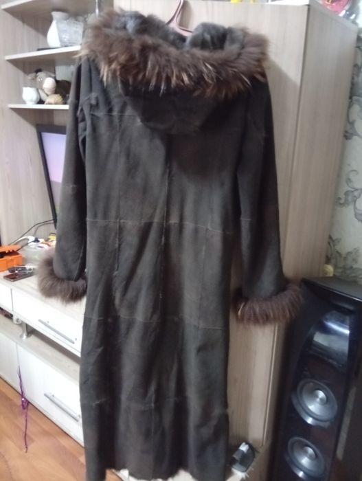 Продается натуральная дубленка.