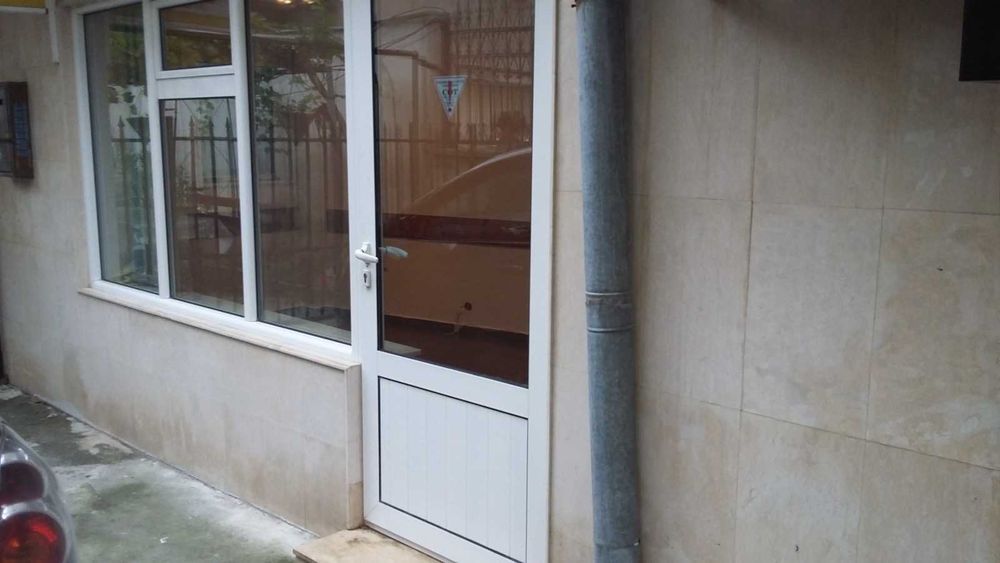 Дава се под наем Офис в Бургас, Център - 25 кв.м за 175 € - Снимка #2