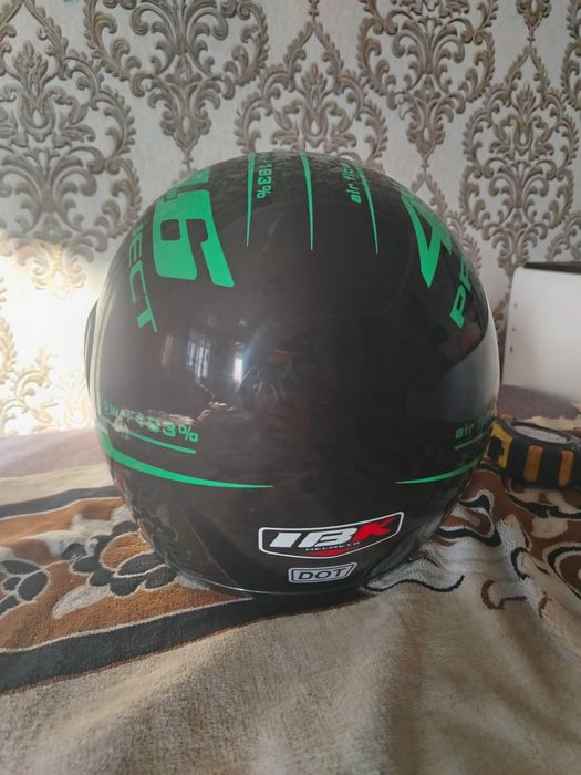 Продам мотошлем хороший