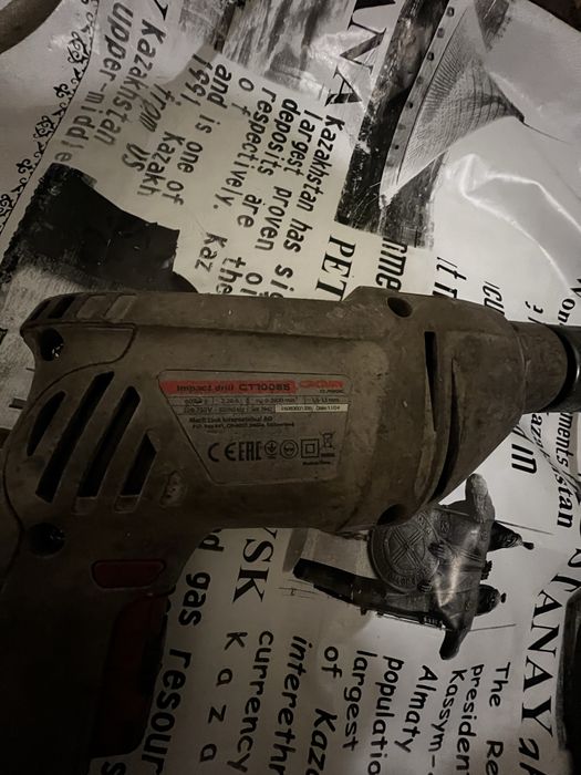 Продам дрель  crown