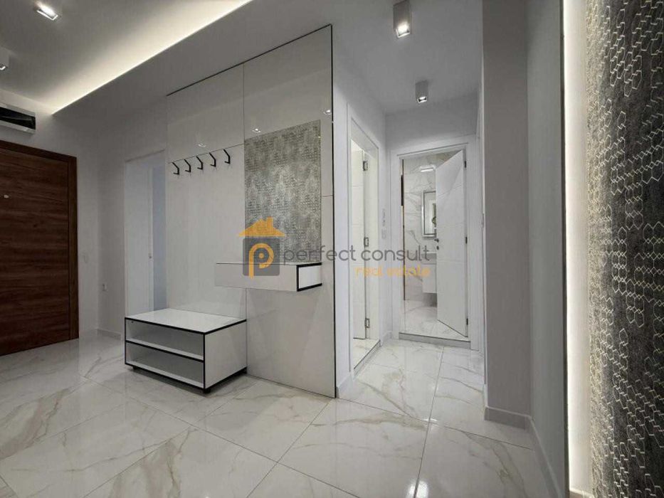 Продава се Тристаен апартамент в Пловдив, Остромила - 118 кв.м за 2111 €/кв.м - Снимка #3