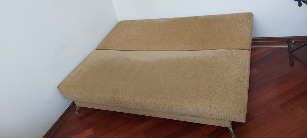 Разтегателен диван