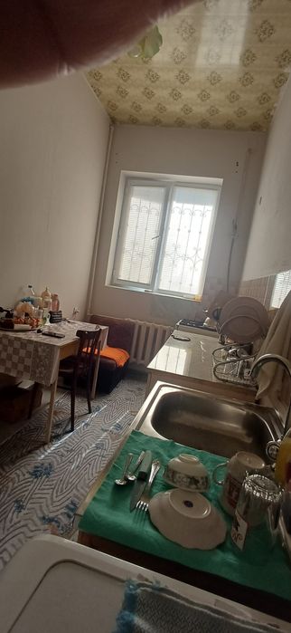 Продаётся своя 1 /1/4  квартира,кирпич