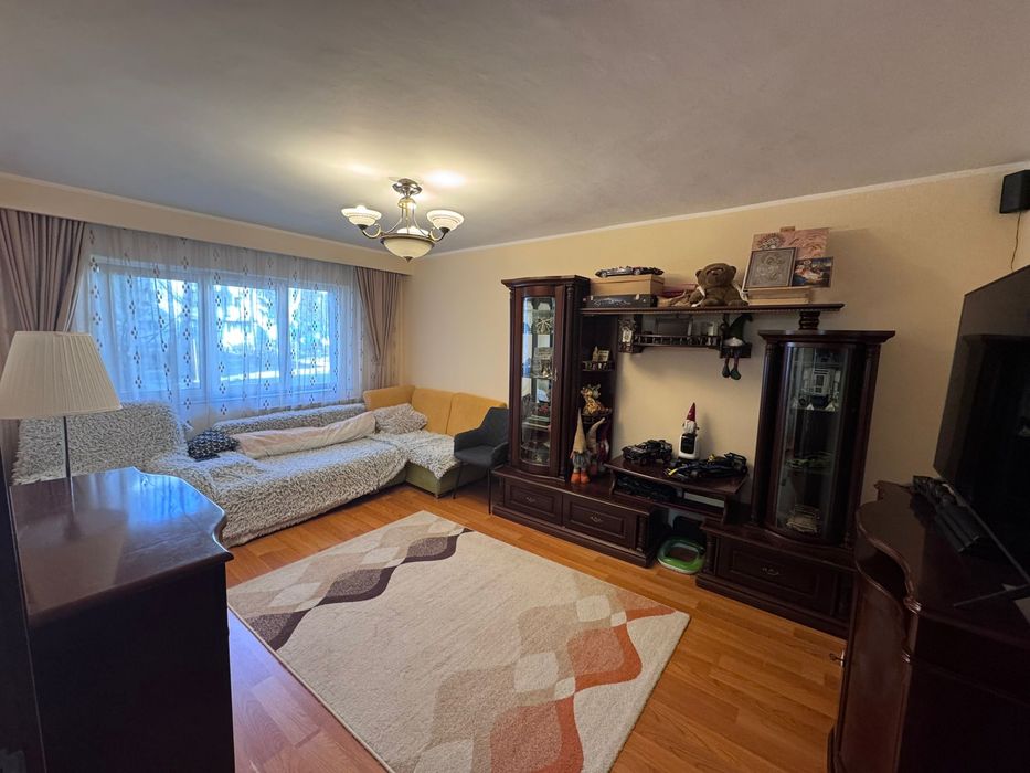 Aparatament 3 camere decomandat