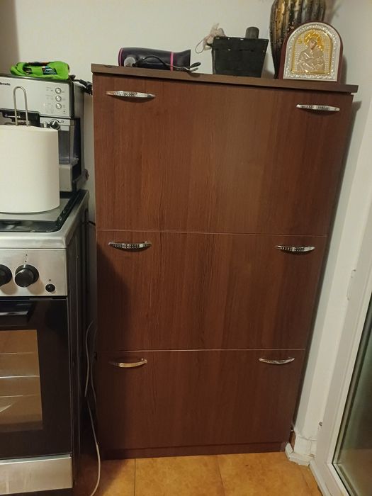 Pantofar din mdf cu trei sertare duble...