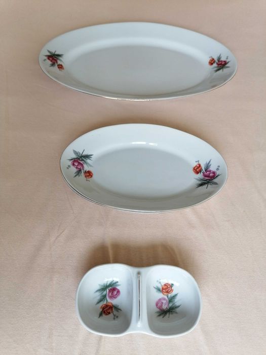 Сервиз за хранене порцеланов