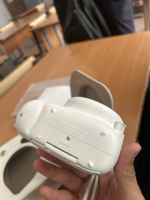 Instax mini 11 в идеальном состояний,срочно