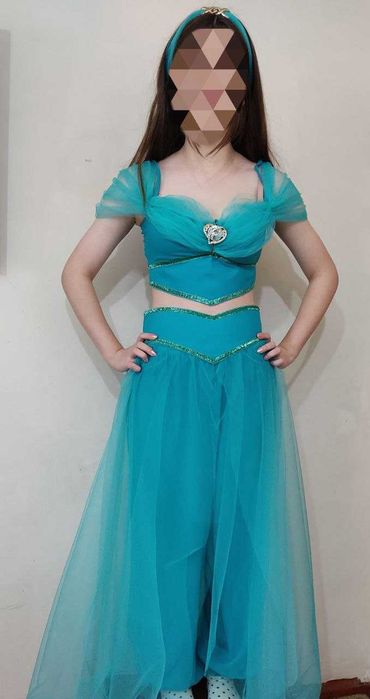 Продам Костюм Белоснежки и Принцессы Жасмин