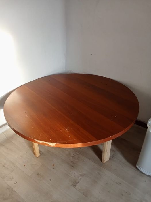 Круглый стол продам