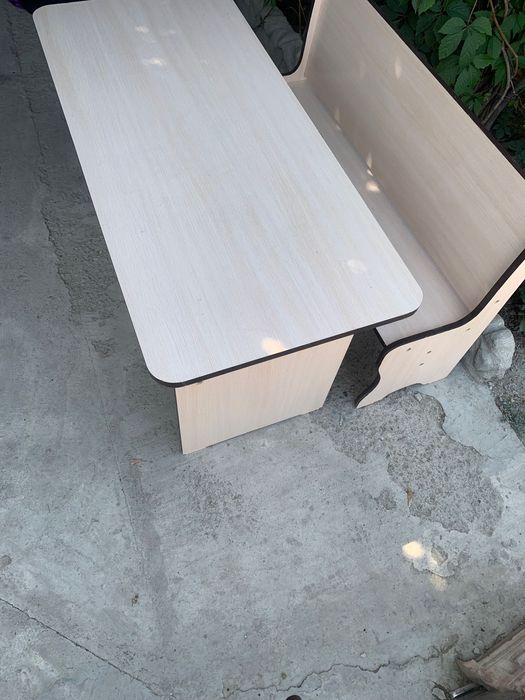 Школьные парты от 0 до 2 класса  со скамеечками  .