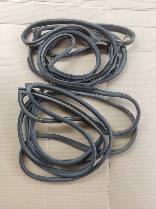 Уплотнители дверей Мерседес W124   / W 210 /201 / 190