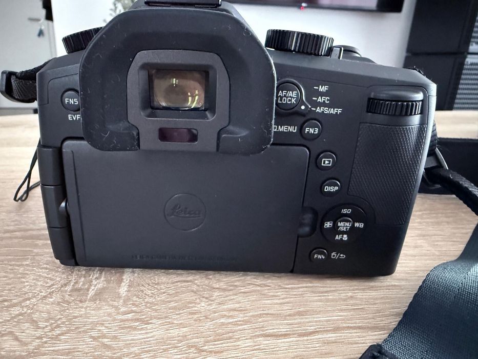 Camera foto DSLR Leica V-Lux (Typ 114)