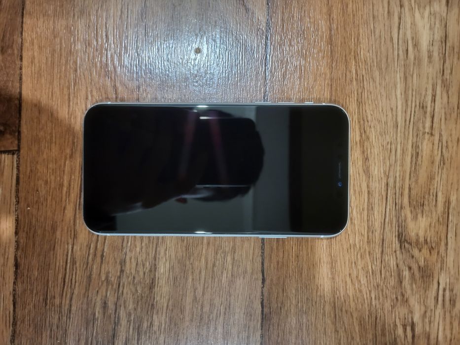 Телефон iPhone xr срочно срочно